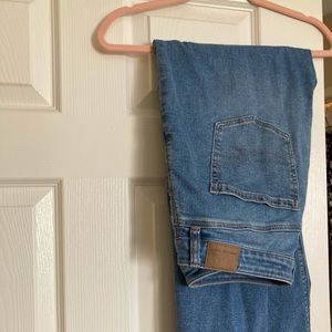 AE Stretch mom Jean